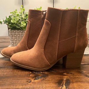 NWT Women's Brown Ankle Boots – UNIVERSAL THREAD